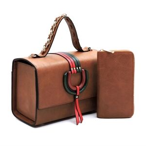 Brand New!! Boxy 2n1 boxy satchel